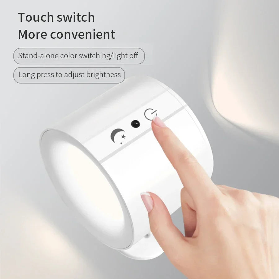 LED Mini Maqnitli Divar Lampası – Sadə Qara/Ağ Dizayn, İki Başlı İşıqlandırma, Pultla İdarəetmə, Yataq Otağı üçün Dekorativ Atmosfer İşığı və Təcili İşıqlandırma.
