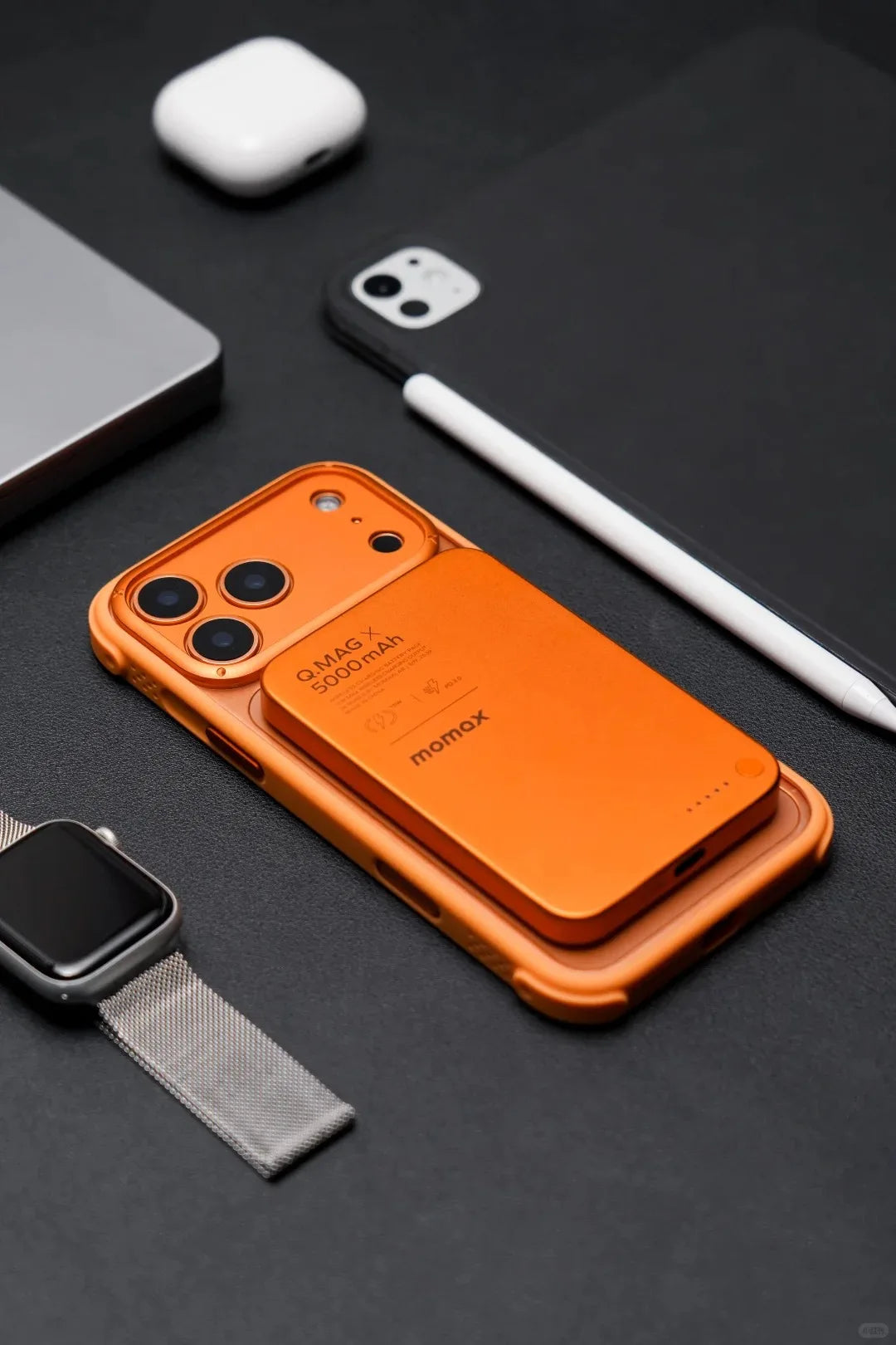 MOMAX Maqnitli Simsiz Portativ Powerbank – 5000 mAh, Narıncı Rəng, MagSafe Uyğun, Ultra İncə Metal Korpuslu, Sürətli Şarj Dəstəyi, iPhone üçün.