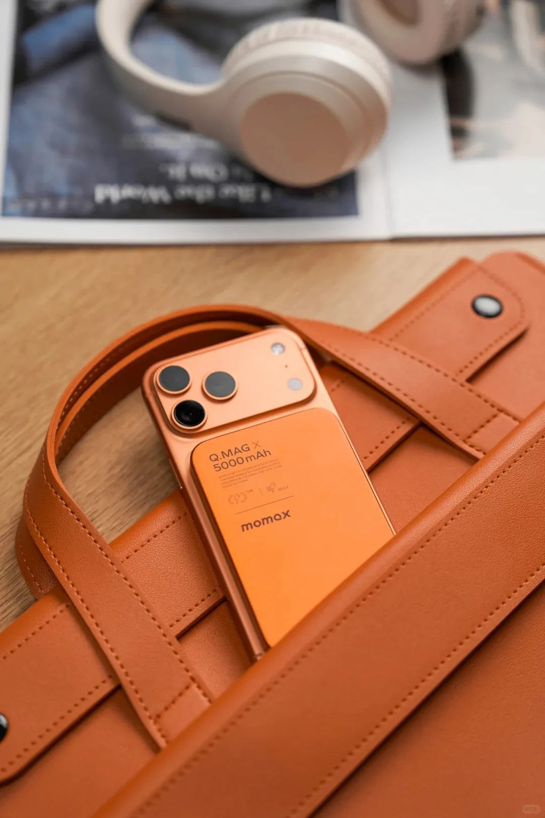 MOMAX Maqnitli Simsiz Portativ Powerbank – 5000 mAh, Narıncı Rəng, MagSafe Uyğun, Ultra İncə Metal Korpuslu, Sürətli Şarj Dəstəyi, iPhone üçün.